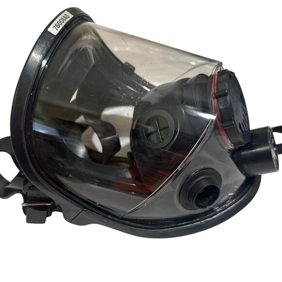 Honeywell 76008AS Series Full Face Respirator P/N 80802 is a Medium/Large size - Picture 3 of 8